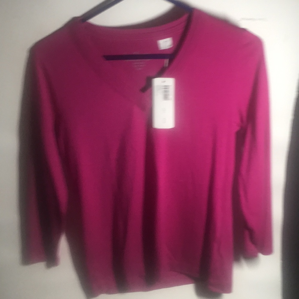 Chicos size 0 maroon women’s too